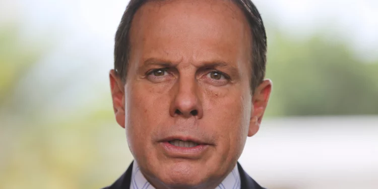 Doria volta atrás e mantém candidatura à Presidência