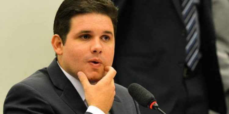 Republicanos tentam emplacar vice na chapa de João Azevedo