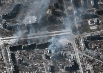 Ataque a teatro mata 300 pessoas na Ucrânia