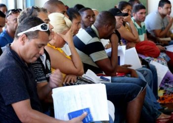 IBGE: desemprego cai, mas há 12 milhões de brasileiros desocupados