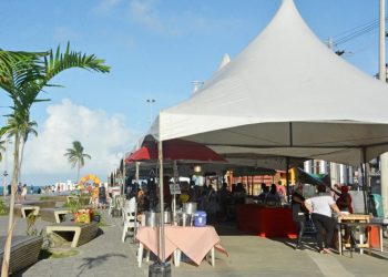 Feira leva pequenos produtores para a orla