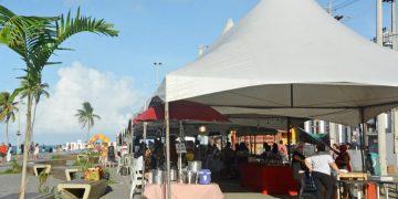 Feira leva pequenos produtores para a orla