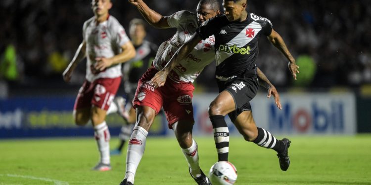 Vasco só empata na estréia da Série B