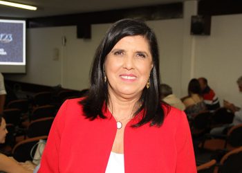 Lígia Feliciano mantém pré-candidatura ao Governo do Estado
