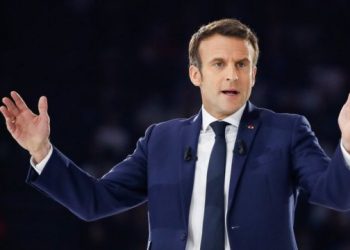 Emmanuel Macron vence Le Pen e é reeleito presidente da França