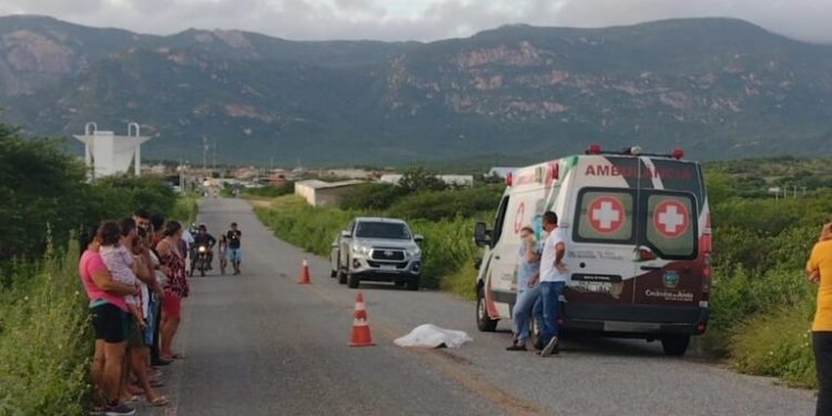 Ex-prefeito morre atropelado por carro de ex-jogador do Botafogo, no Sertão da PB