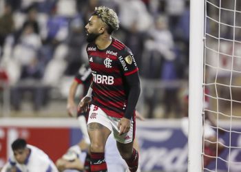 Gabrigol brilha e Flamengo derrota Universidad Católica no Chile