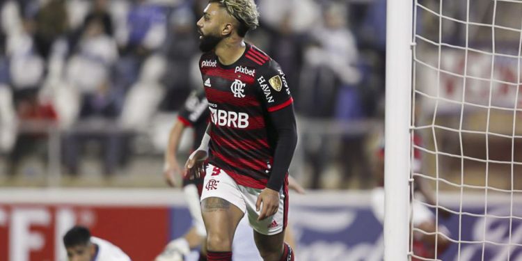 Gabrigol brilha e Flamengo derrota Universidad Católica no Chile