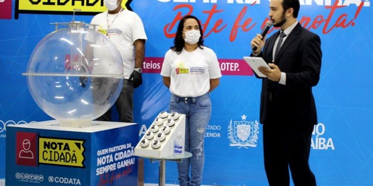 “Quer colocar o CPF na nota?” – A pergunta que dá dinheiro e muitos não sabem