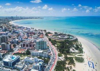 Doze praias estão impróprias para banho, na Paraíba, durante o feriado da Semana Santa