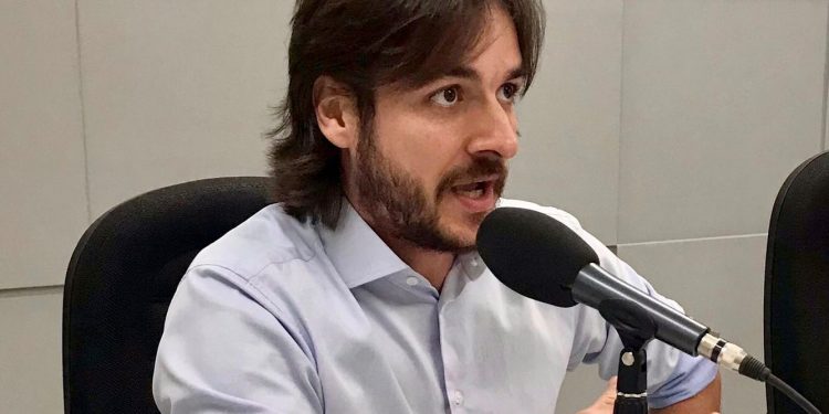 Pedro C Lima promete cortar carros e celulares de secretários, se for eleito