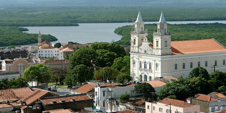 O que abre e o que fecha no feriado da Semana Santa