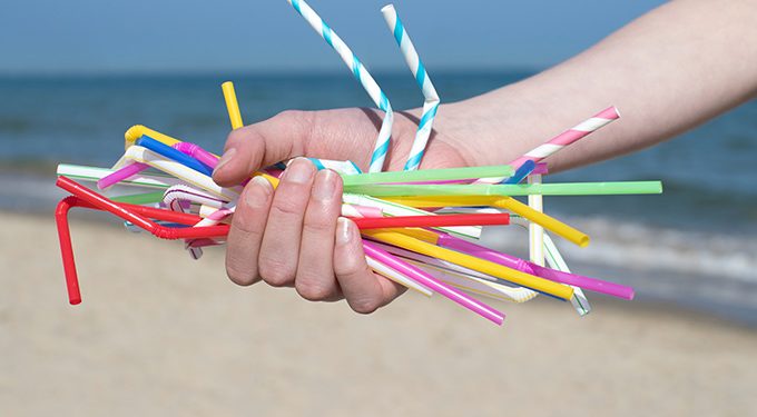 Assembleia Legislativa aprova projeto que proíbe canudos plásticos em bares, restaurantes e similares da Paraíba