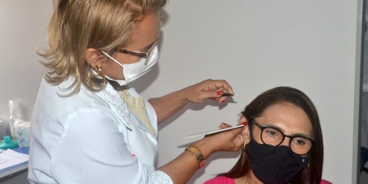 João Pessoa oferece tratamento gratuito com auriculoterapia