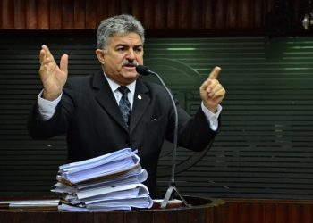 João Gonçalves: “Aqui tem deputado que já está cassado por excesso de faltas”
