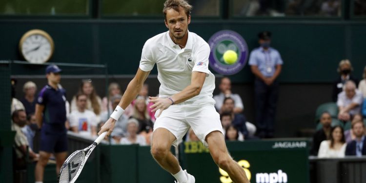 Wimbledon veta tenistas russos e bielorrussos