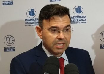 Raniery Paulino diz que Veneziano deu “golpe” na direção do MDB-PB