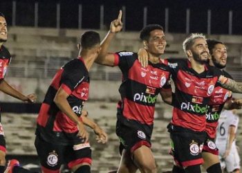 Campinense vence e segue 100% na série C do Brasileirão