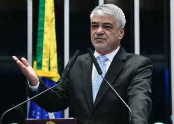 Senadores do PT estão entre os beneficiados pelo “orçamento secreto” de Bolsonaro