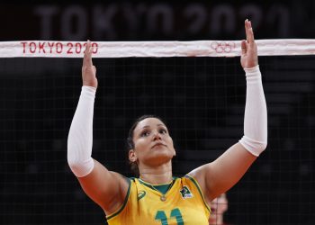 Vôlei – Atacante Tandara é condenada a quatro anos de suspensão por doping