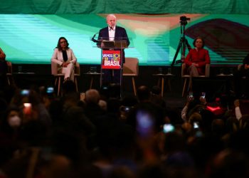 PT lança pré-candidatura de Lula à presidência com Alckmin como vice