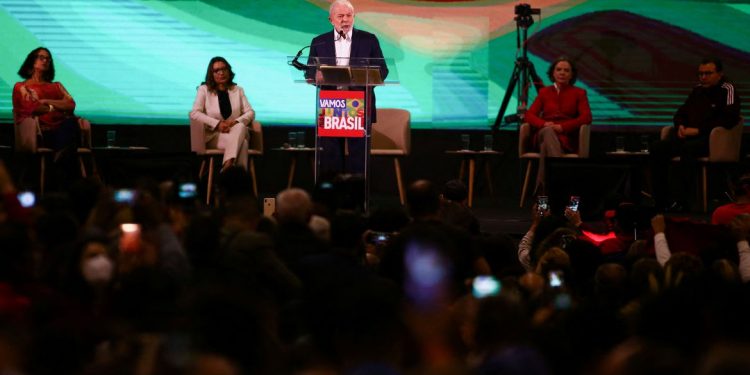 PT lança pré-candidatura de Lula à presidência com Alckmin como vice