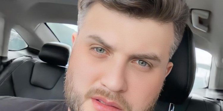 Cantor Conrado, da dupla com Aleksandro, está internando em estado grave