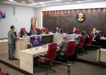 TCE-PB emite parecer pela reprovação das contas do governador João Azevedo