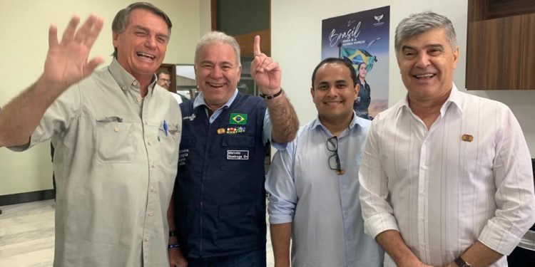 Bolsonaro inaugura obras e lança program do SUS, em visita à Paraíba