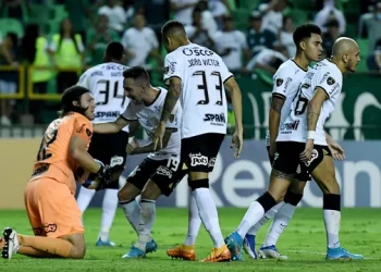 Cássio defende pênalti e Corinthians segura empate com Deportivo Cali