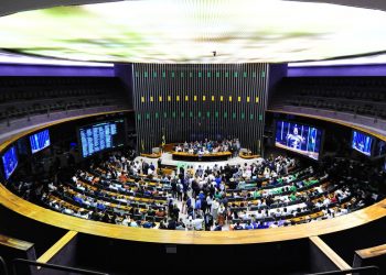 Câmara aprova piso salarial para enfermeiros