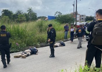 VÍDEOS e FOTOS – Homem mata dois policiais rodoviários e é morto, em Fortaleza