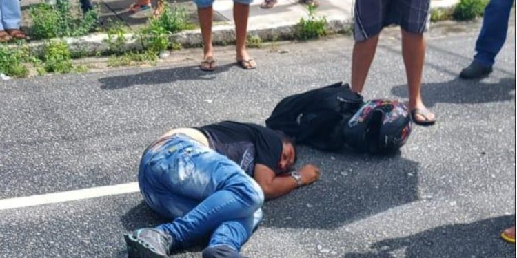 Sargento da PM é atropelado por caminhão e estado de saúde é grave