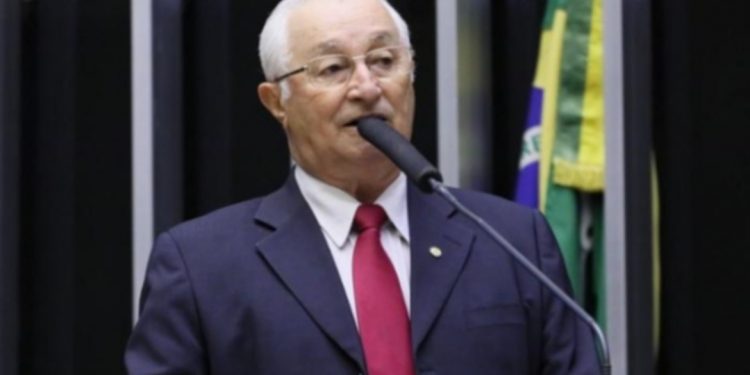 Só um deputado paraibano votou contra o limite de ICMS dos combustíveis