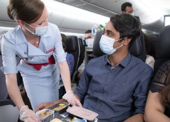 Anvisa autoriza serviço de bordo e mantém uso de máscaras em voos