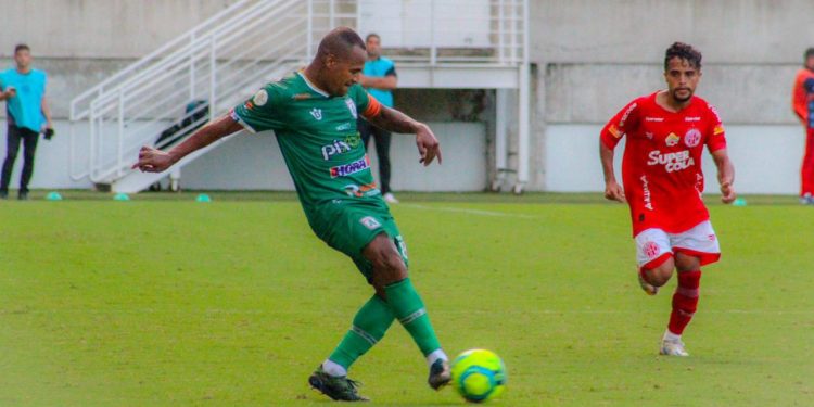 Sousa vence o Crato e cola na zona de classificação