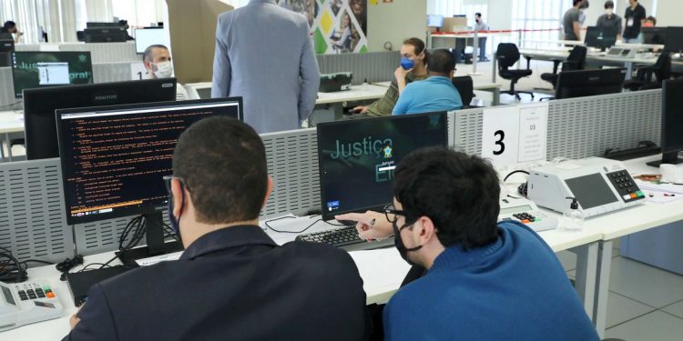 TSE encerra fase de testes das urnas eletrônicas