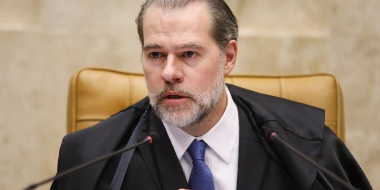 Dias Toffoli barra ação de Bolsonaro contra Alexandre de Moraes