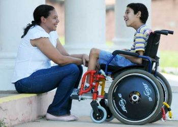 Pesquisa mostra que 81% dos portadores de doenças raras têm como cuidadoras as próprias mães