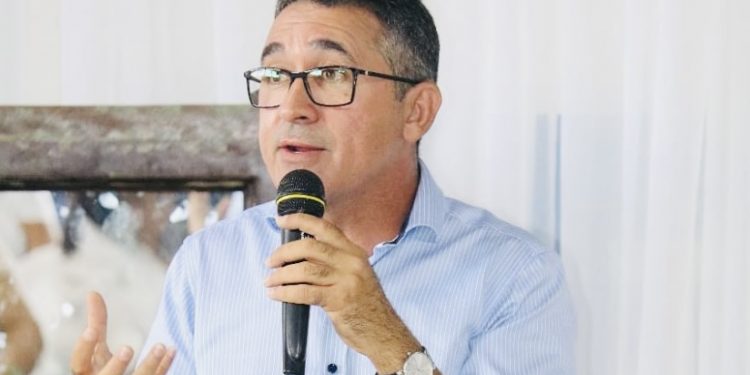 Justiça caça mandatos de prefeito e vice de Massaranduba