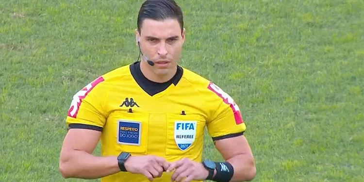 CBF escala árbitro FIFA para a final do Paraibano, mas ainda não garantiu VAR