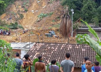 VÍDEO – Sobe para 91 o número de mortos por causa das chuvas em Recife-PE