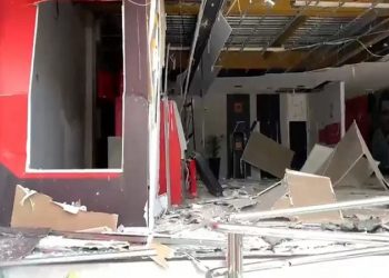 Bandidos explodem agência bancária em Campina Grande