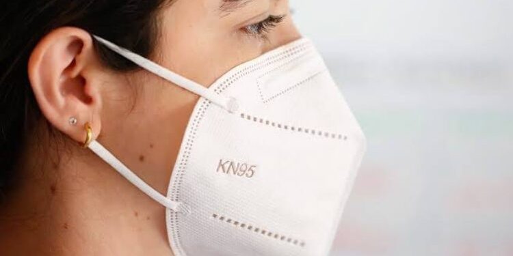 Saúde recomenda volta da máscara após aumento de casos de Covid-10