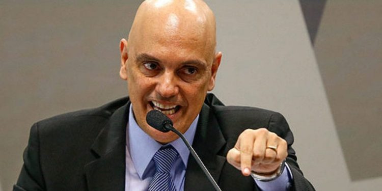 Alexandre de Moraes manda bloquear redes sociais do PCO