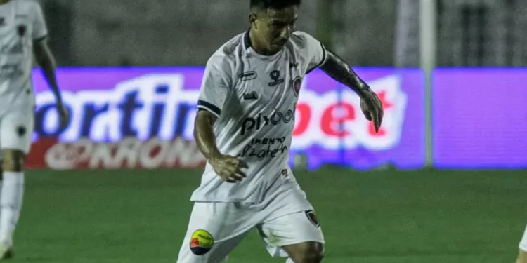 Botafogo enfrenta o Atlético-CE nesse domingo (19) na briga pelo topo da tabela