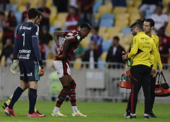 Bruno Henrique vai operar o joelho e só joga em 2023