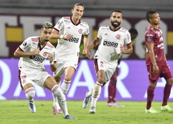 Flamengo e Palmeiras vencem fora de casa na Liberta