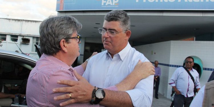 João Azevedo vai a Campina Grande para entrega de obras e assinatura de convênios