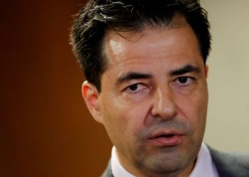 Governo não pode interferir nos preços da Petrobras, afirma ministro